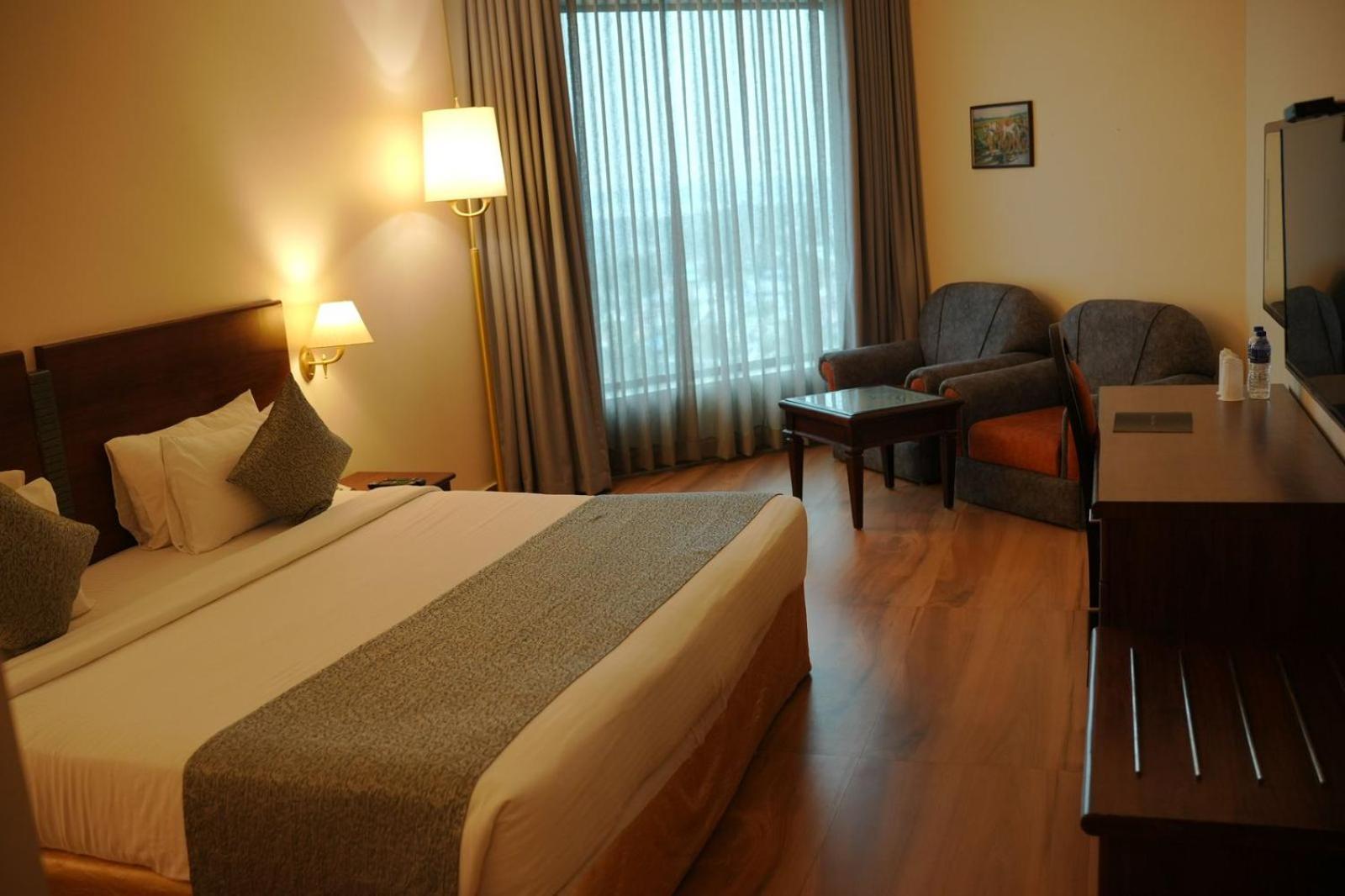 The Quilon Beach Hotel And Convention Center Kollam Exteriör bild
