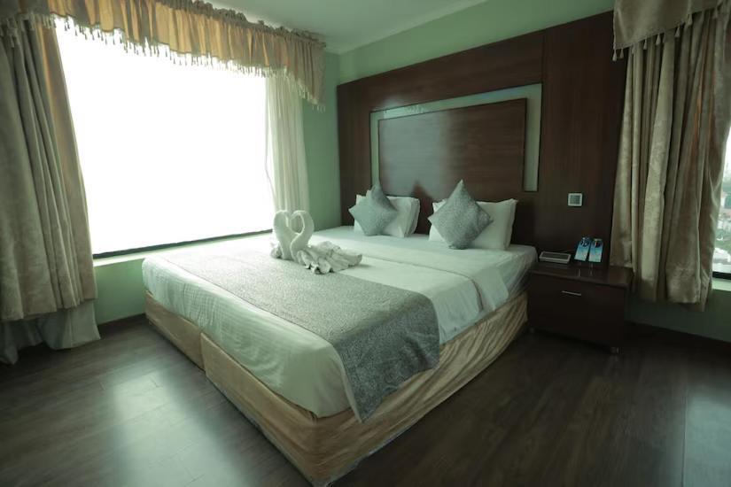 The Quilon Beach Hotel And Convention Center Kollam Exteriör bild