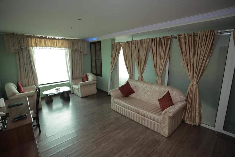 The Quilon Beach Hotel And Convention Center Kollam Exteriör bild