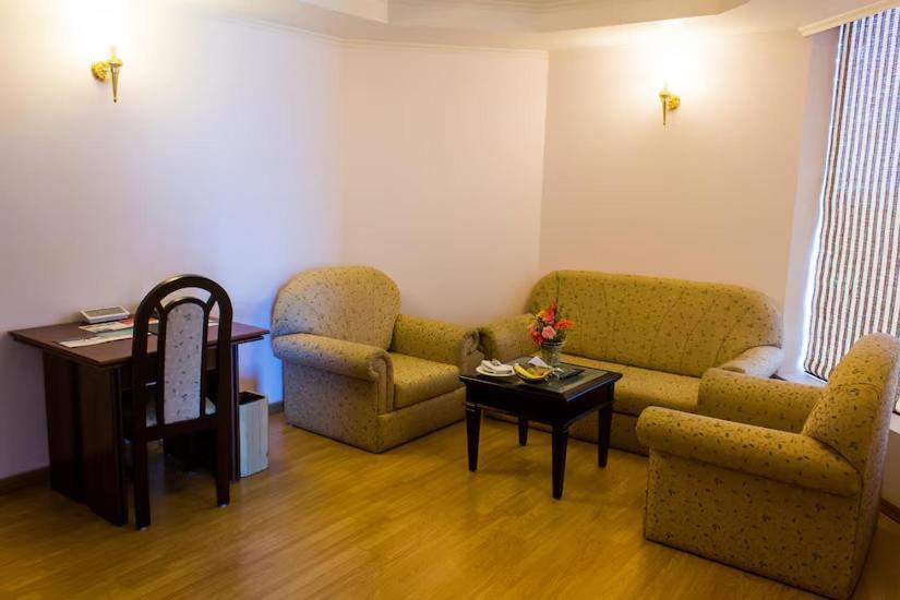 The Quilon Beach Hotel And Convention Center Kollam Exteriör bild