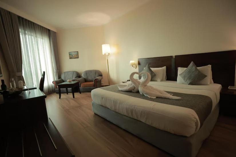 The Quilon Beach Hotel And Convention Center Kollam Exteriör bild