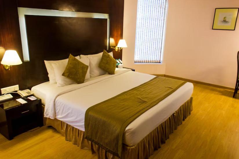 The Quilon Beach Hotel And Convention Center Kollam Exteriör bild