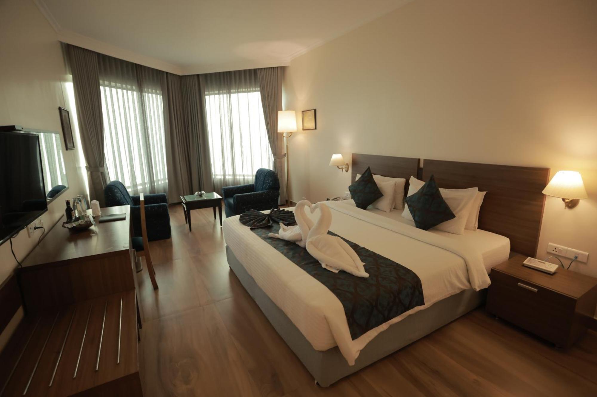 The Quilon Beach Hotel And Convention Center Kollam Exteriör bild